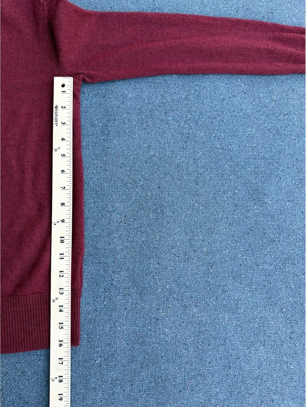Banana Republic Men's Size S Burgundy Merino Wool V-Neck Knit Sweater